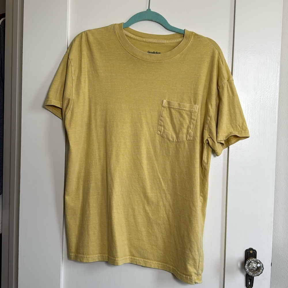 Goodfellow & Co Mustard Yellow Pocket T-Shirt Men’s Medium